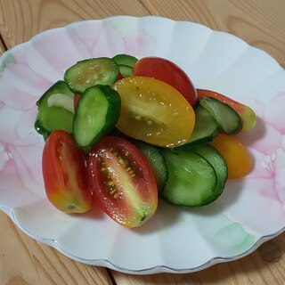 ☆トマトときゅうりのマリネサラダ☆